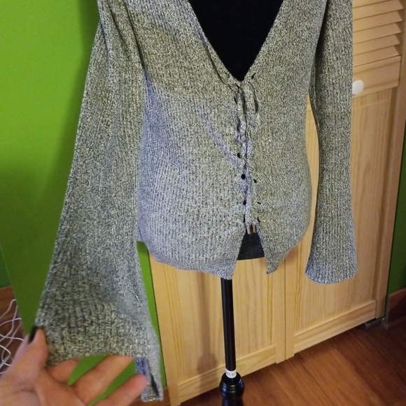 Sweater - Picture 5 of 7